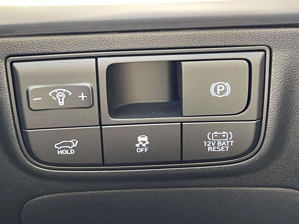New 2026 White Hyundai SEL AWD image 19