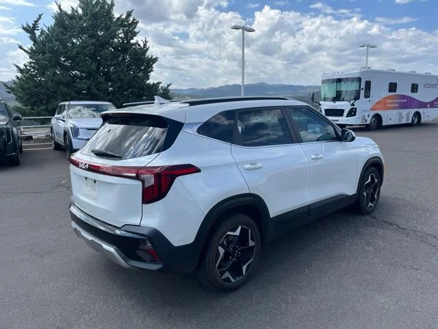 Certified Used 2024 Snow White Pearl Kia EX image 8