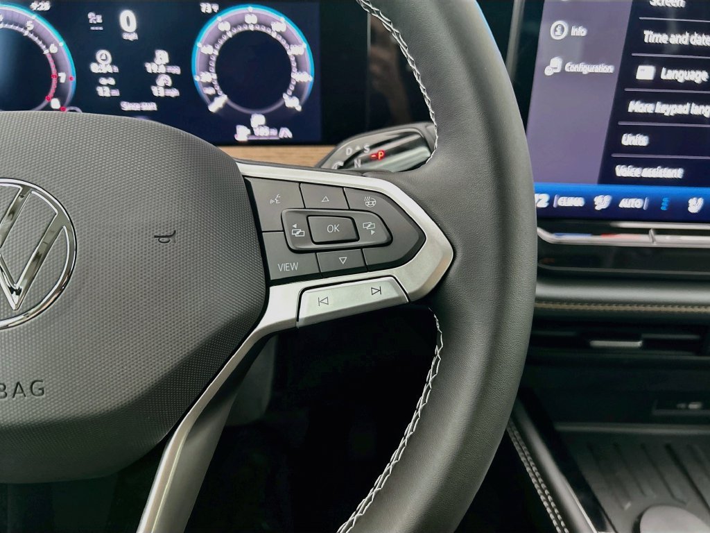 New 2027 Silver Volkswagen SE w/Technology image 12