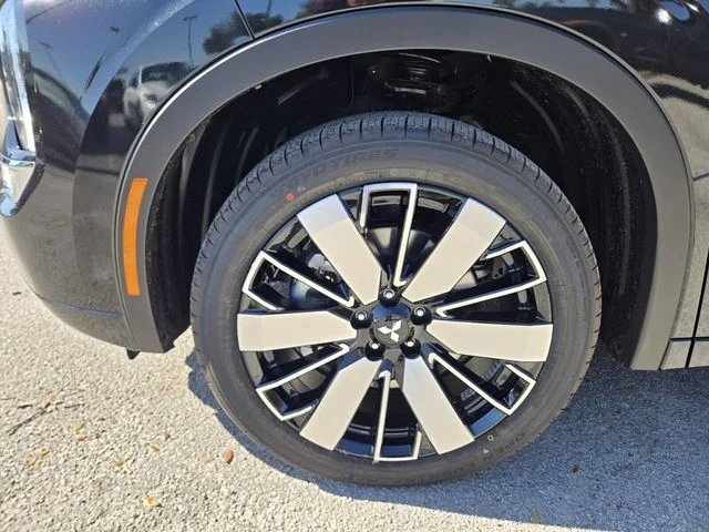 New 2026 Black Mitsubishi SEL image 4
