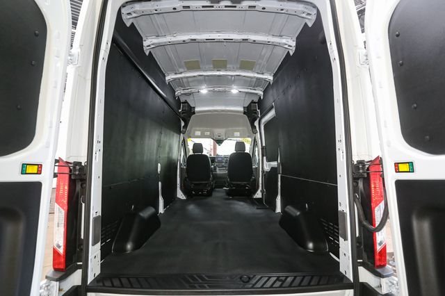 Used 2025  Ford Base image 10