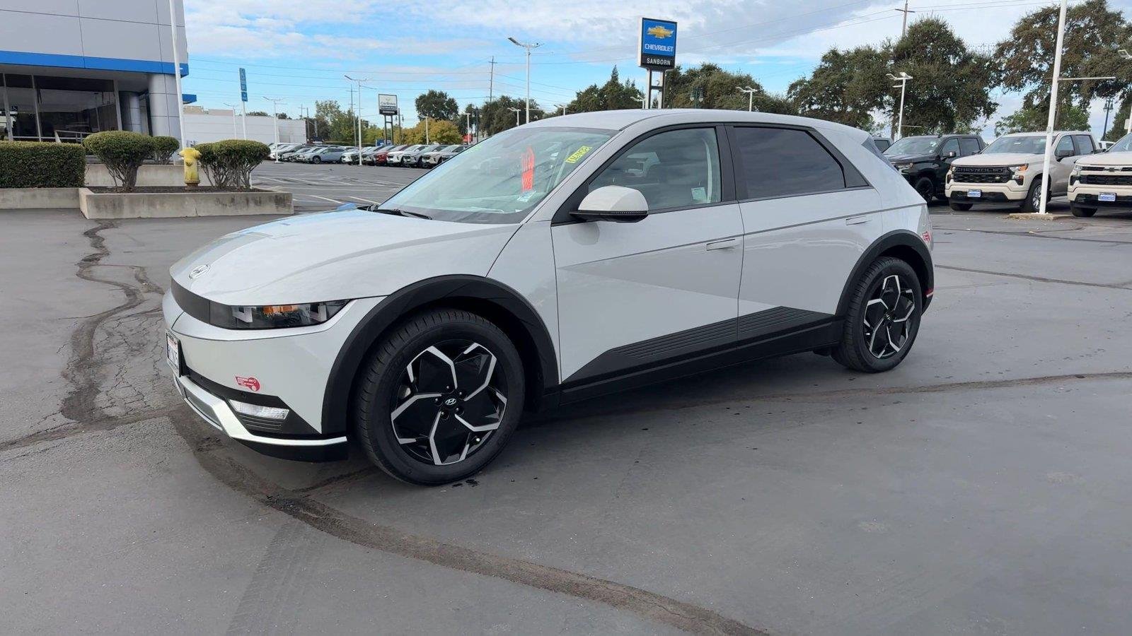 Used 2024 Gray Hyundai SEL image 7