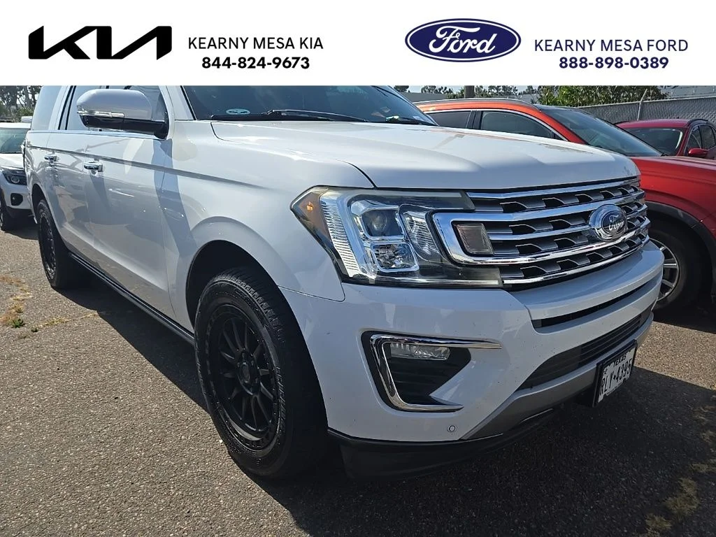 Used 2018 White Ford Limited image 1