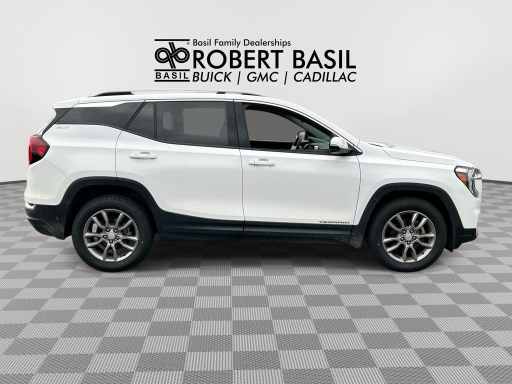 Used 2024 White GMC SLT image 7
