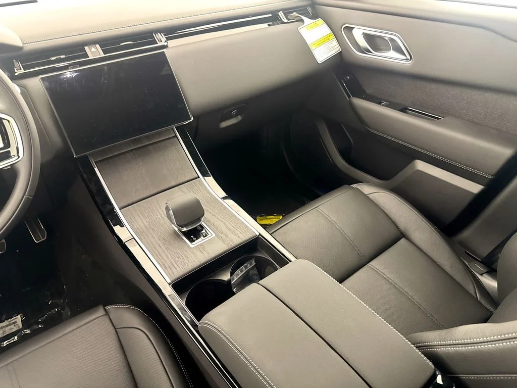 New 2026 Giola Green Land Rover Belgravia Edition image 23