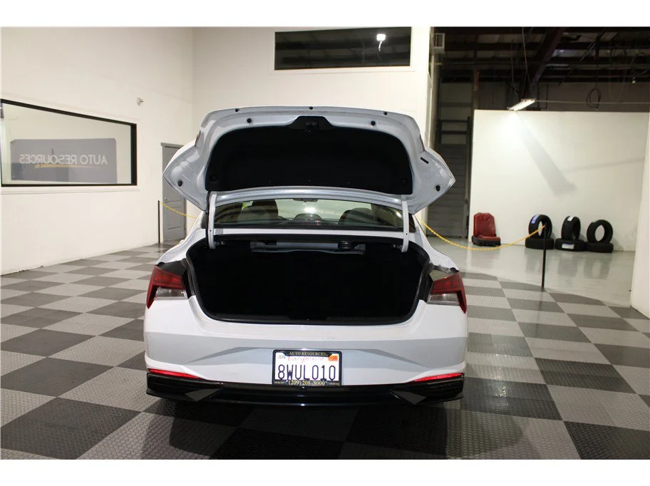 Used 2021 Quartz White Hyundai SEL image 18