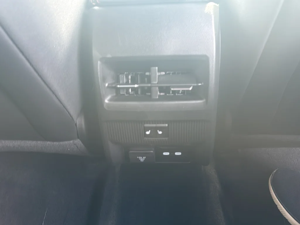 Used 2026 Green Jeep Overland image 31