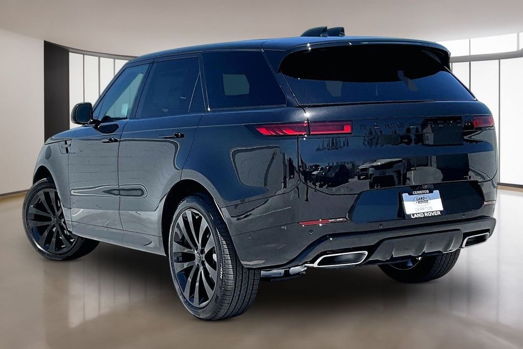 New 2026 SANTORINI BLACK Land Rover Dynamic SE image 3
