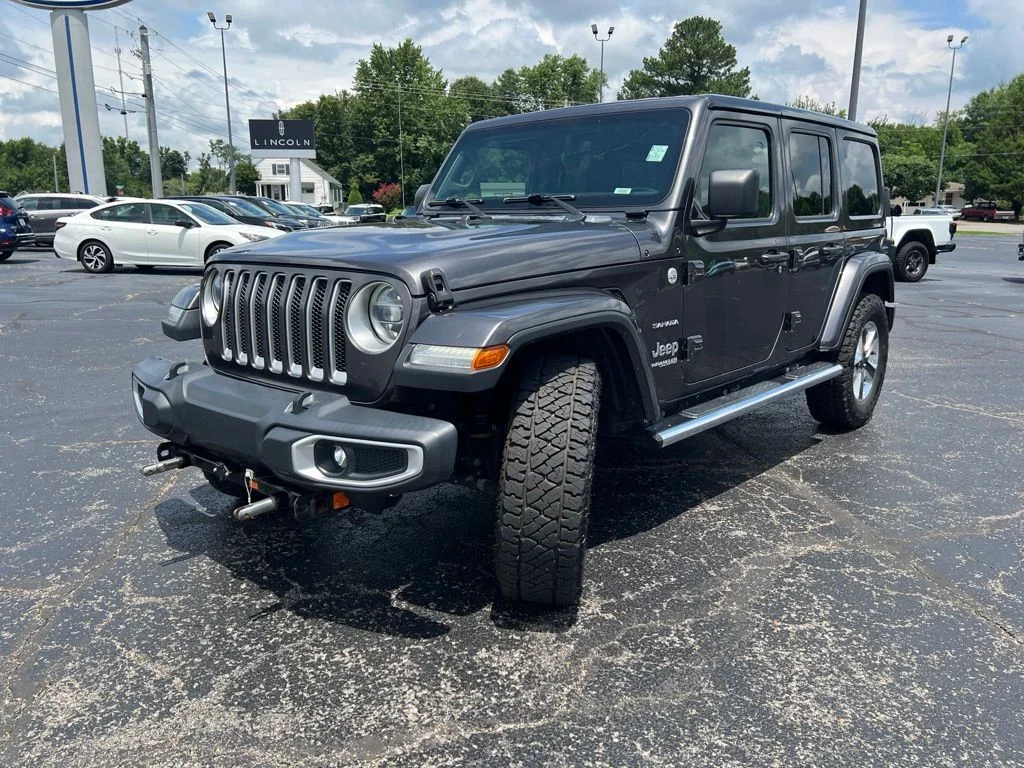 Used 2018 Granite Crystal Clearcoat Metallic Jeep Unlimited Sahara image 5