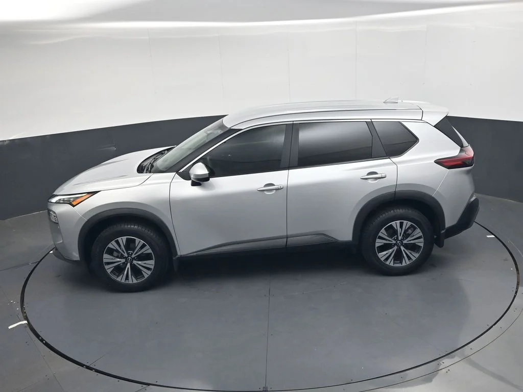Used 2023 Silver Nissan SV image 40
