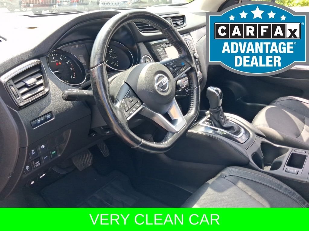 Used 2020 Red Nissan SL image 20