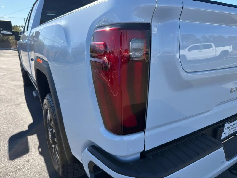 New 2026 Glacier White Tricoat GMC Denali Ultimate image 18