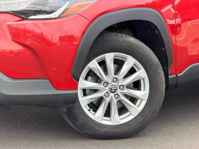 Used 2022 Red Toyota LE image 27
