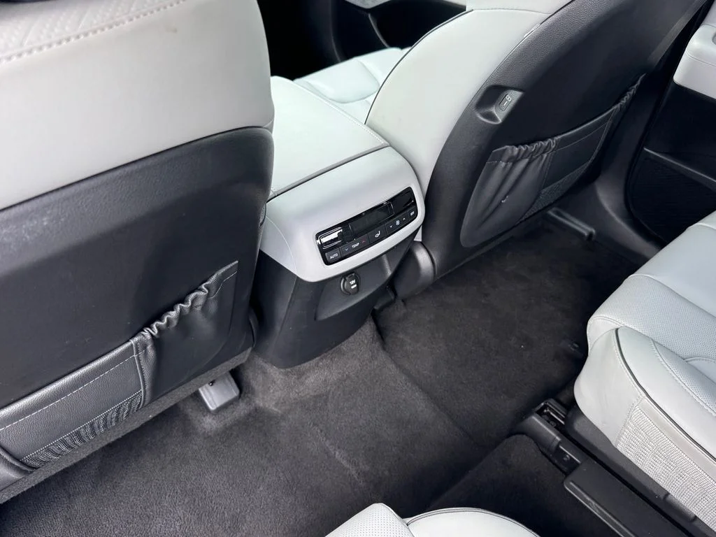 Used 2024 Gray Hyundai SEL image 16