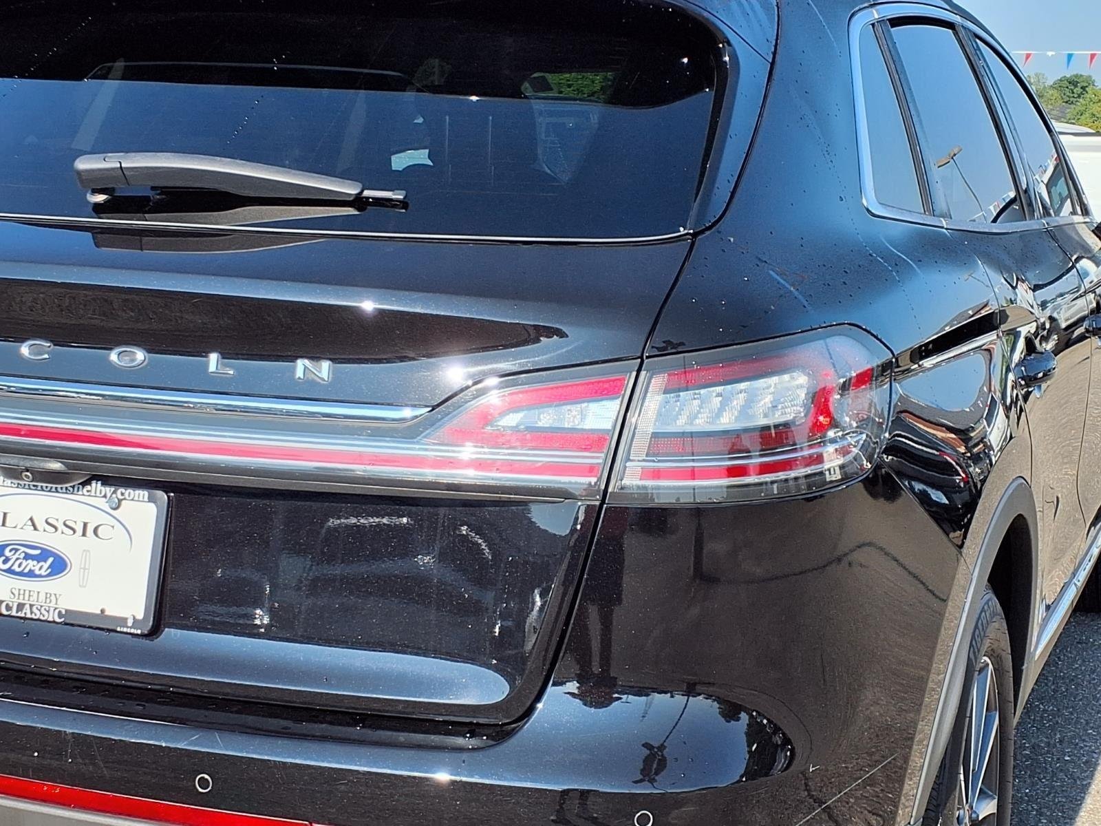 Used 2022 Infinite Black Metallic Clearcoat Lincoln Standard image 17