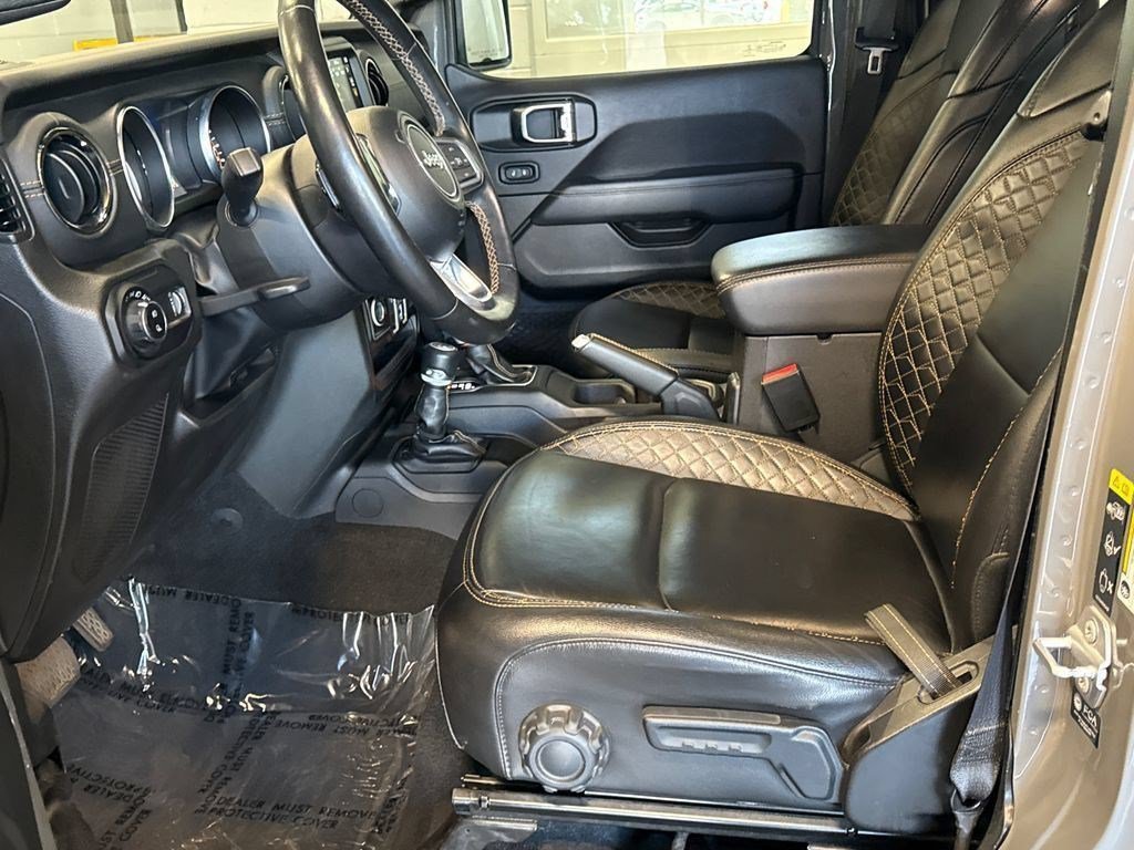 Used 2023 Gray Jeep High Altitude 4x4 image 5