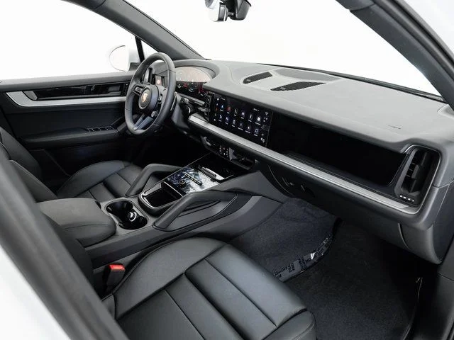 Certified Used 2025  Porsche  image 21