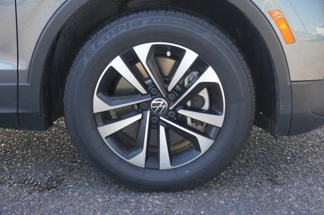 Used 2022 GRAY Volkswagen S image 5