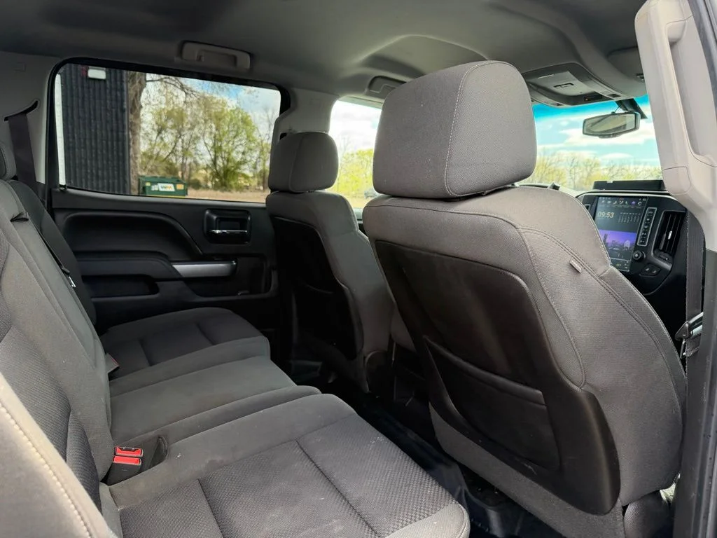 Used 2015 Black Chevrolet LT image 27