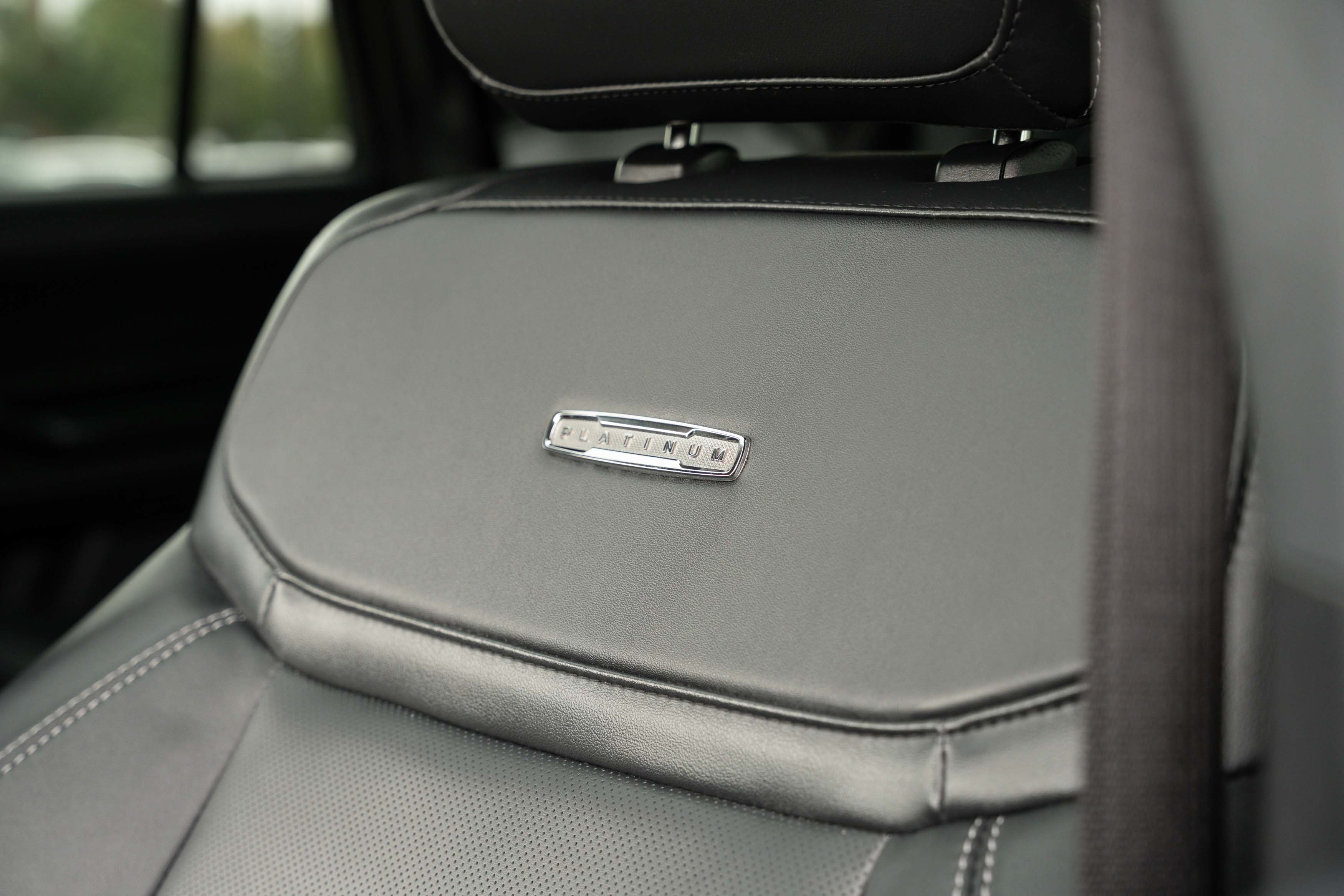 Used 2025 Agate Black Metallic Ford Platinum image 23