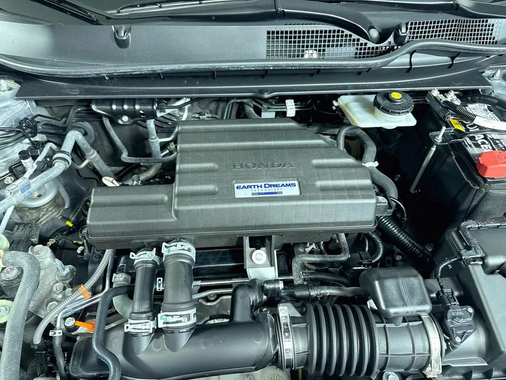 Used 2019 Lunar Silver Metallic Honda Touring image 28