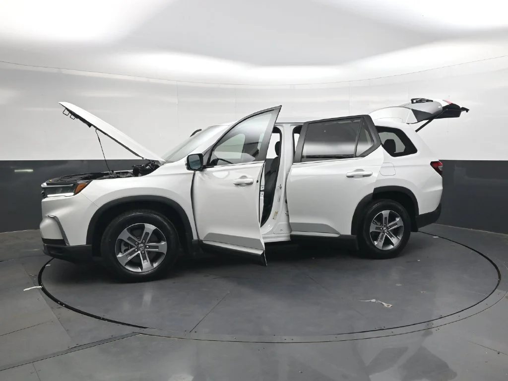 Certified Used 2025 Platinum White Pearl Honda EX-L image 41