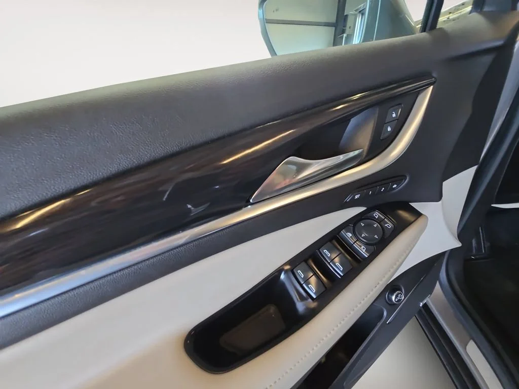 Used 2018 Includes Spectra Gray lower exterior accent color. Buick Premium image 14