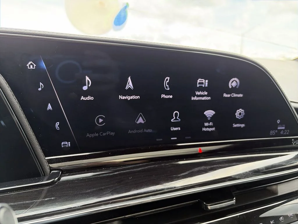 Used 2023 White Cadillac V-Series image 22