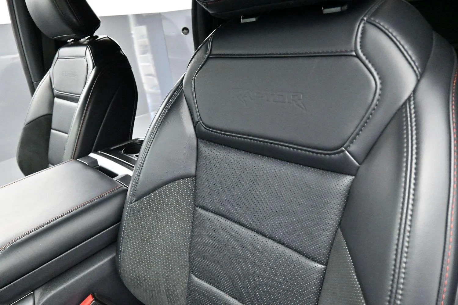 Used 2025 Oxford White Ford Raptor image 14