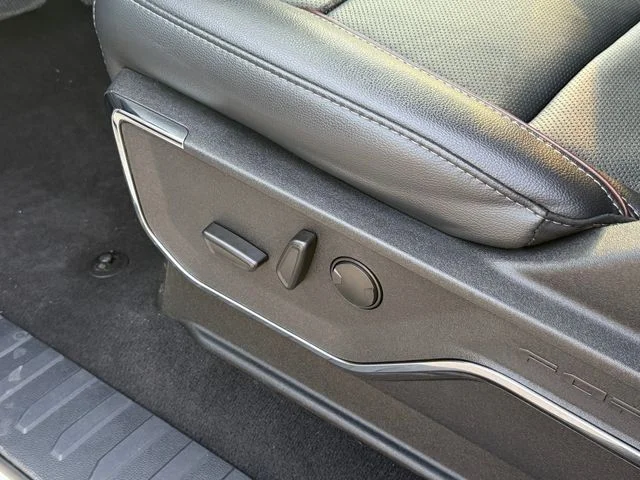 Used 2024 White Metallic Ford Lariat image 18