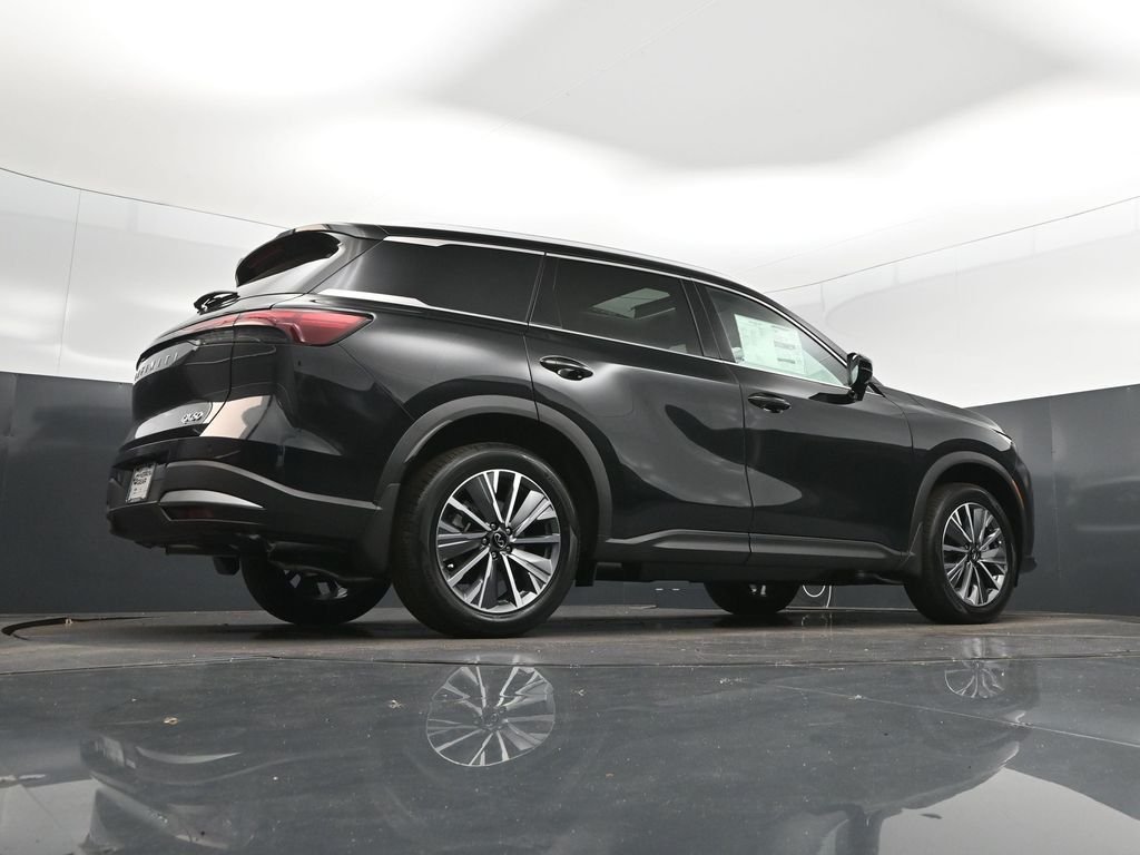 New 2027 MINERAL BLACK INFINITI Luxe FWD image 43
