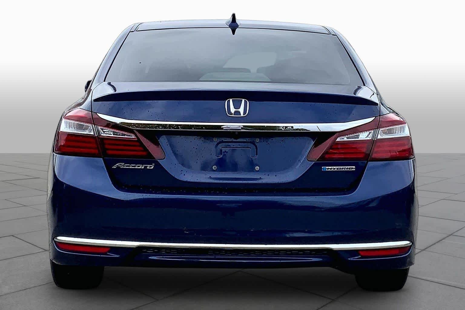 Used 2017 Blue Sky Metallic Honda  image 5
