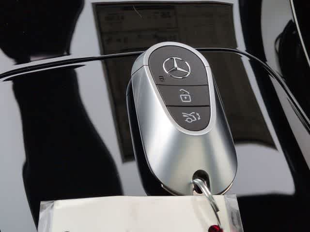 New 2026 Polar White Mercedes-Benz GLC 300 image 36