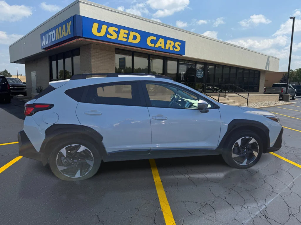 Used 2025 Crystal White Pearl Subaru Limited image 2