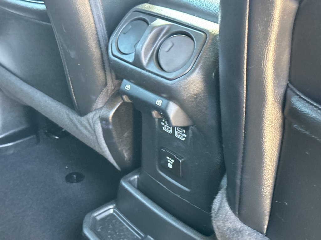 Used 2022 White Jeep Unlimited Sahara Altitude image 18
