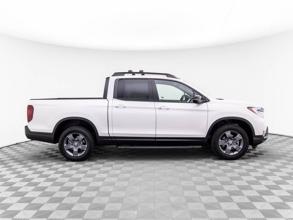 Certified Used 2025 Platinum White Pearl Honda AWD TRAILSPORT image 9