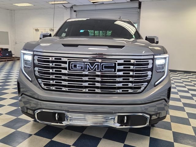 Used 2025 Silver GMC Denali image 2