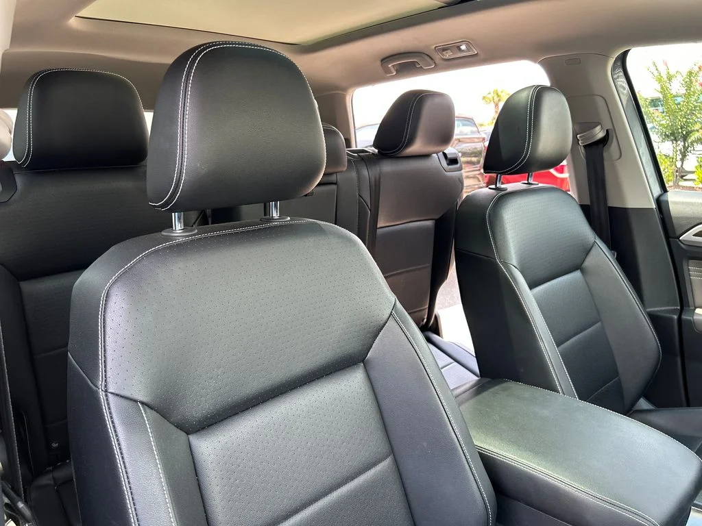 Used 2022 Gray Volkswagen 3.6L V6 SE w/Technology image 15