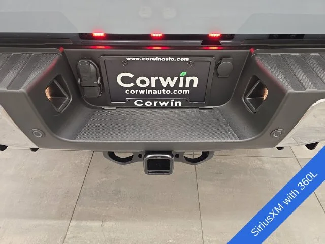 New 2027 Glacier Gray Metallic Tri-Coat Ford F-350® Lariat® image 21