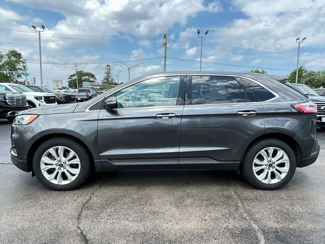 Used 2020  Ford Titanium image 6