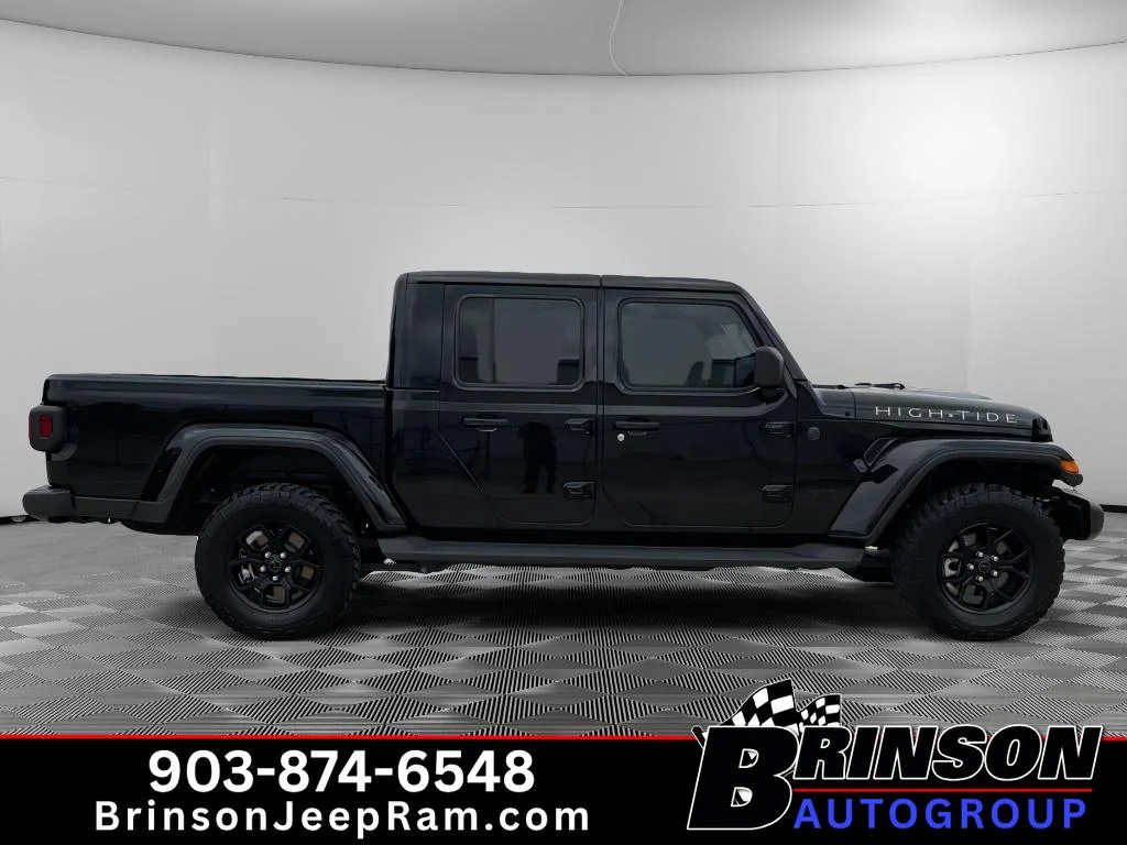 Used 2025 Black Clearcoat Jeep High Tide image 8