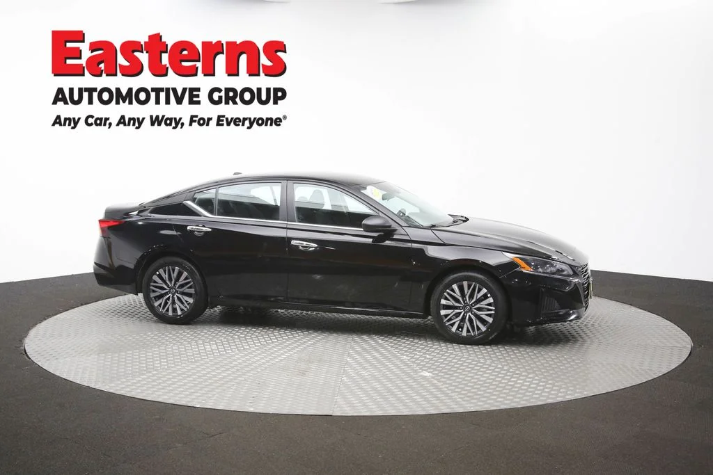 Used 2025 Black Nissan 2.5 SV image 44