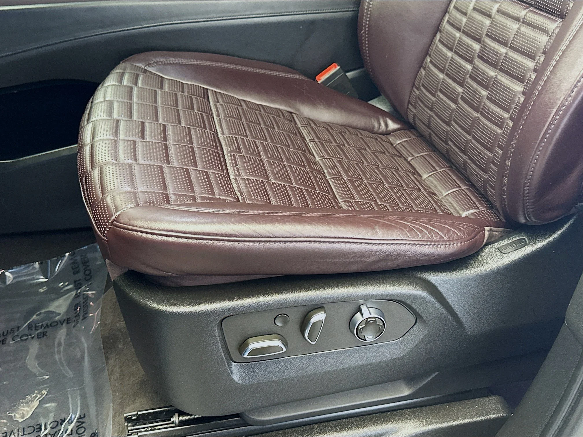 Used 2022 Satin Steel Metallic Cadillac Sport Platinum image 22