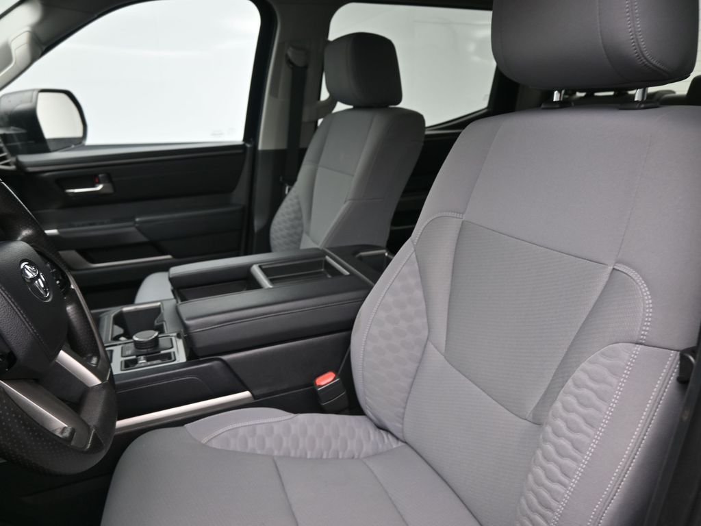 Used 2023  Toyota SR5 image 19