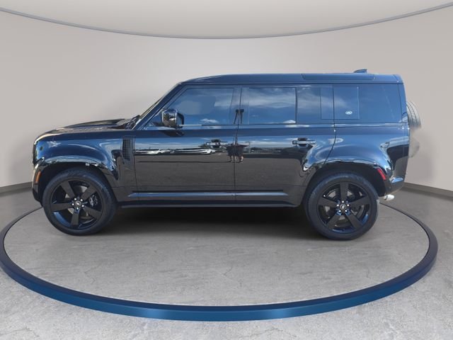 Used 2022 Black Land Rover  image 9