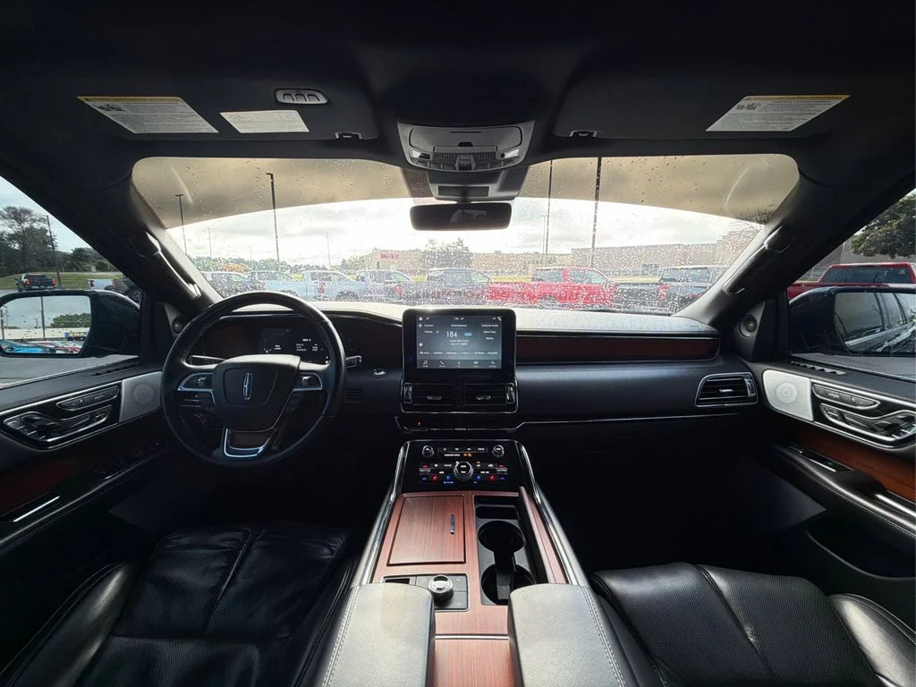 Used 2019 Black Metallic Lincoln Reserve image 26