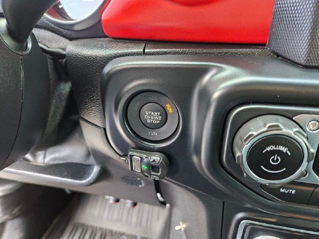 Used 2020 Bright White Clearcoat Jeep Rubicon image 20