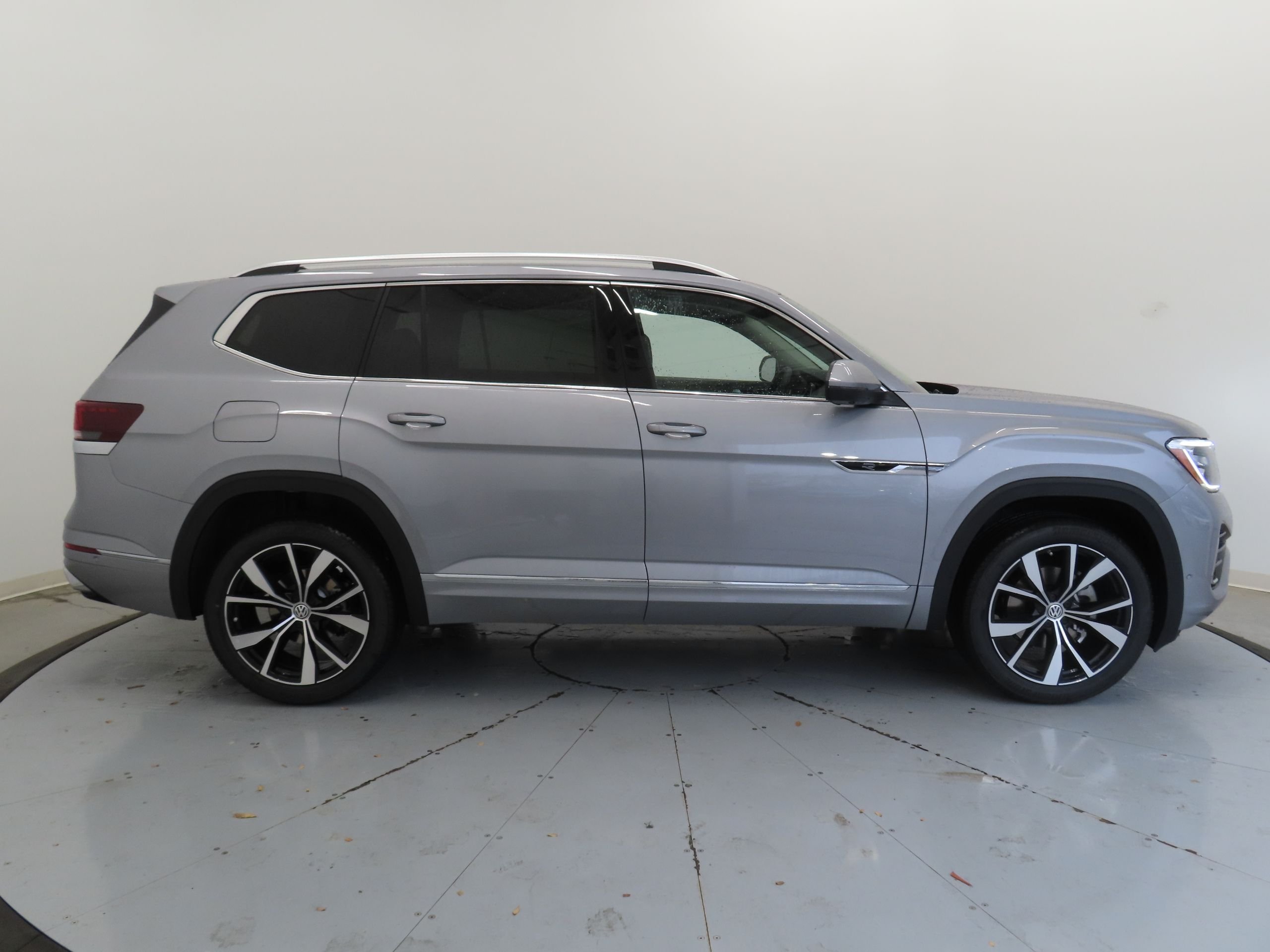 New 2026 Silver Volkswagen 2.0T SEL Premium R-Line image 2