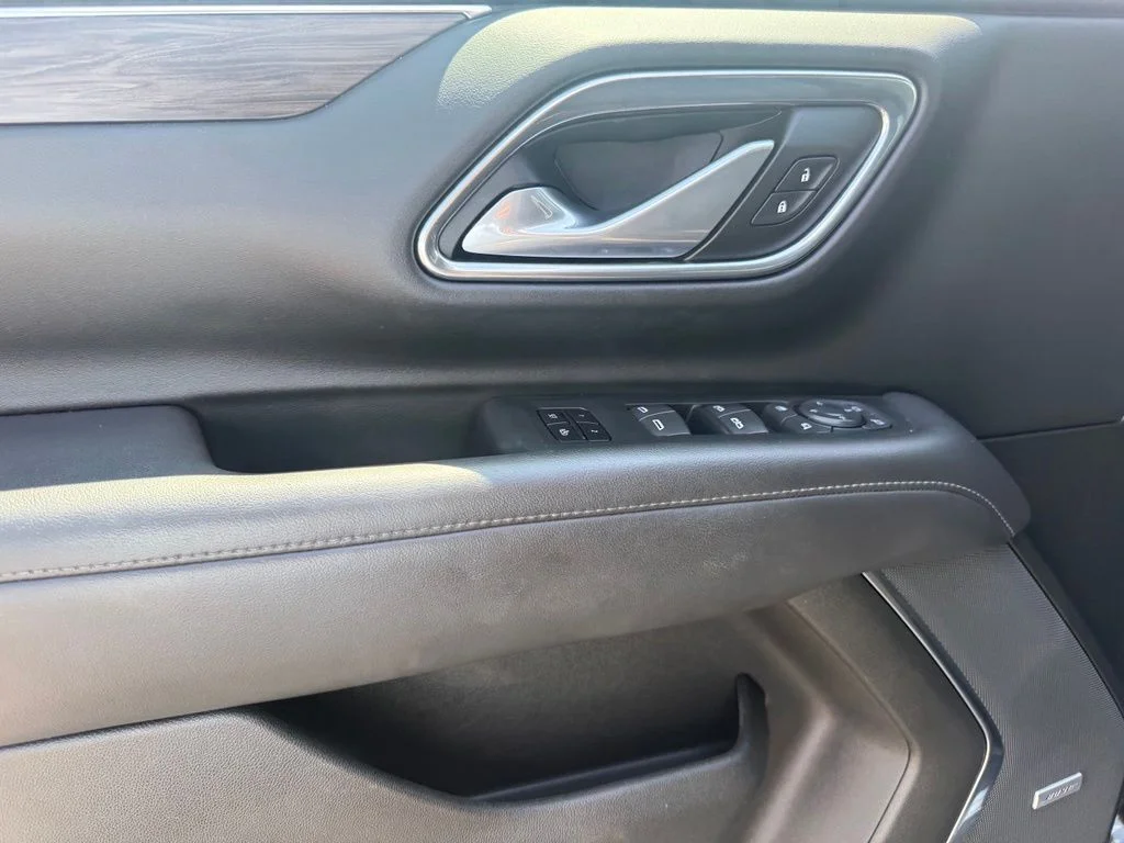 Used 2022 Black Chevrolet LT image 5