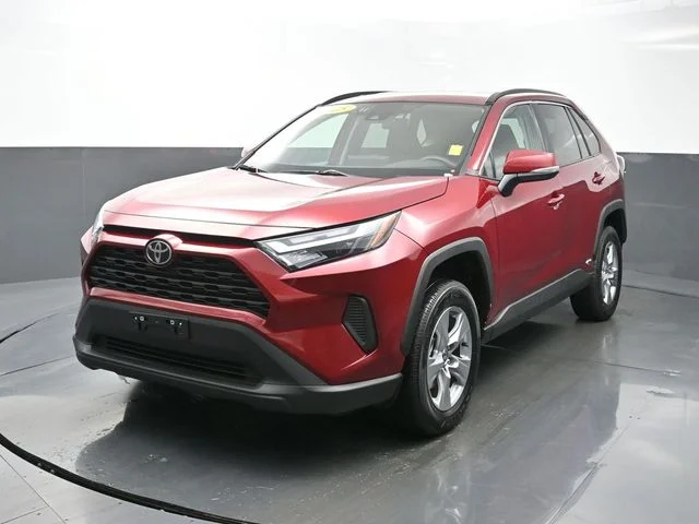 Used 2025 Red Toyota XLE image 3
